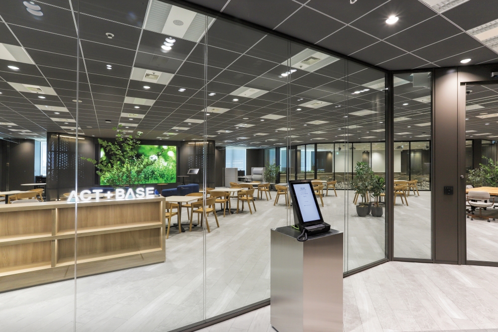 ACT＋BASEエントランス